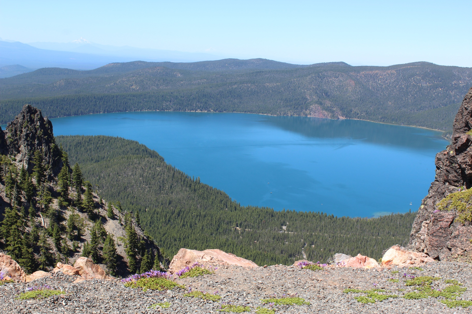 Paulina Peak lake vista